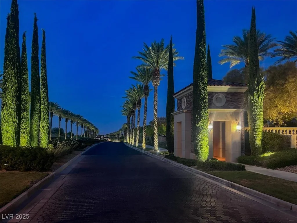 10581 Santo Marco, Las Vegas, NV 89135