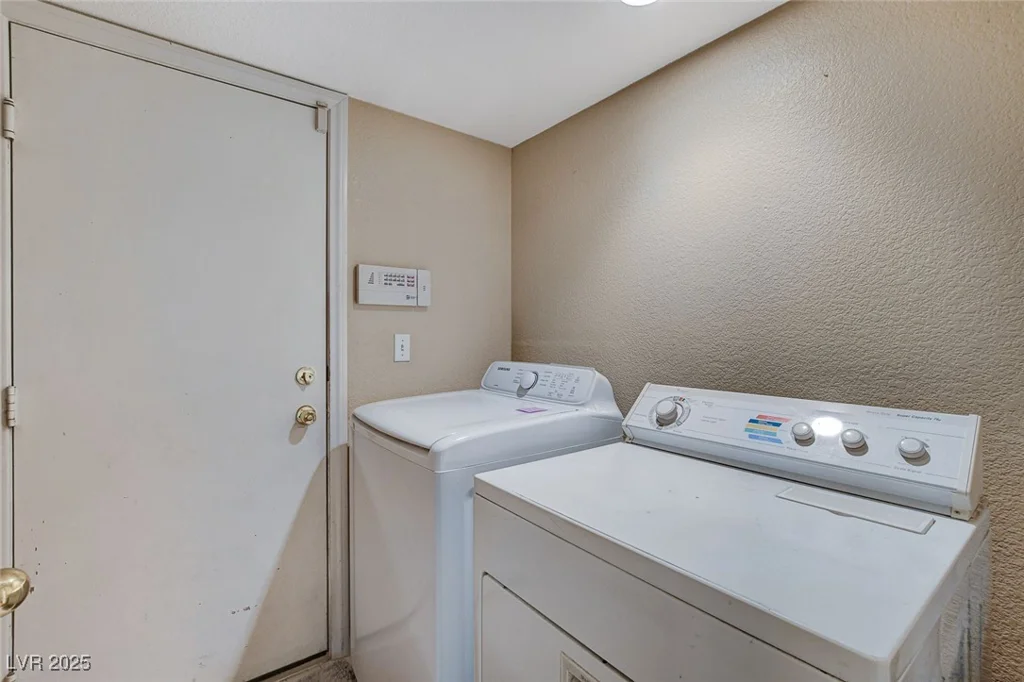 1348 Calle Montery, Las Vegas, NV 89117