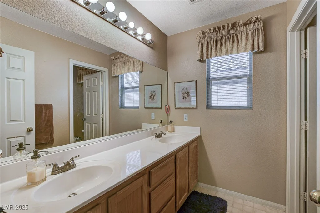 1348 Calle Montery, Las Vegas, NV 89117