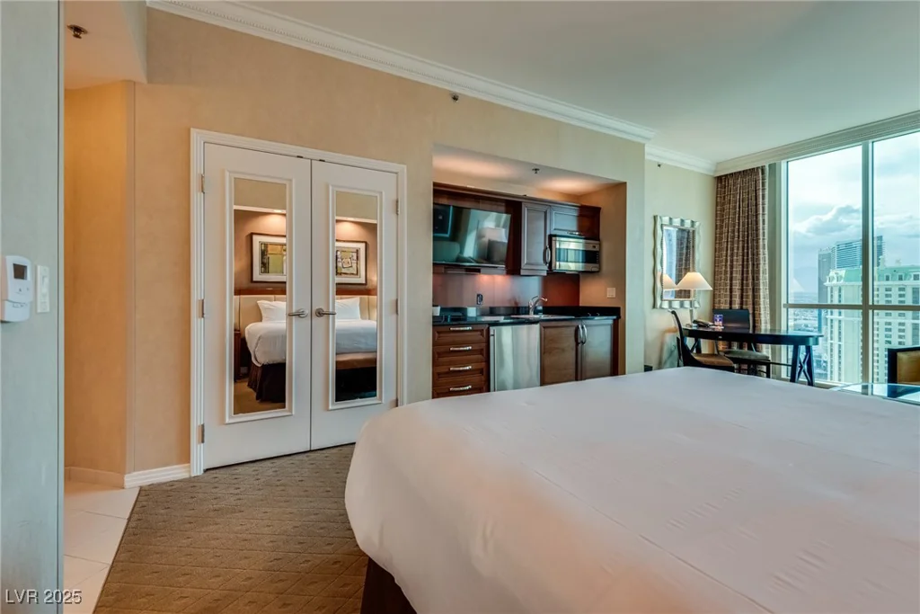 145 Harmon, Las Vegas, NV 89109