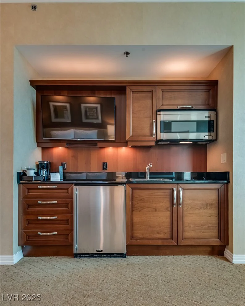 145 Harmon, Las Vegas, NV 89109
