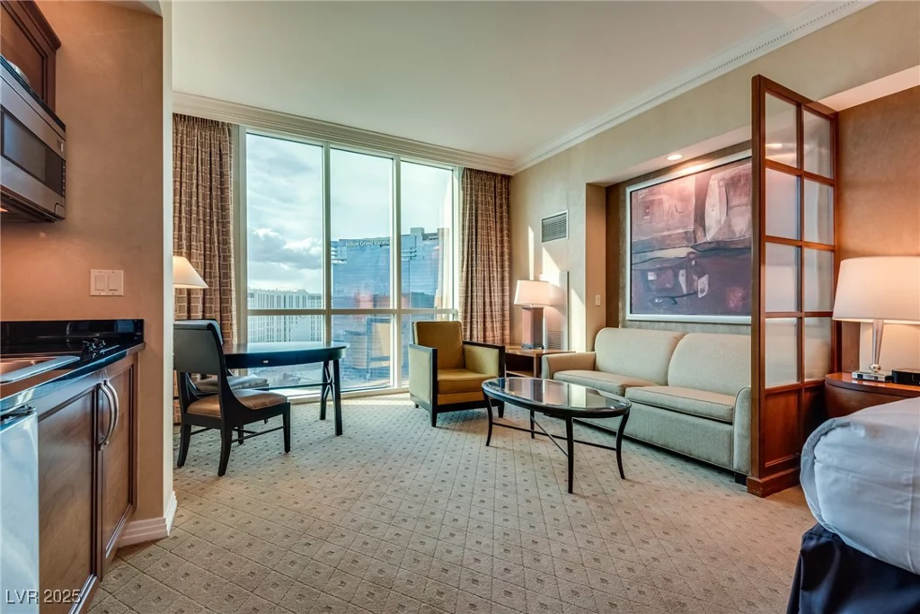 145 Harmon, Las Vegas, NV 89109