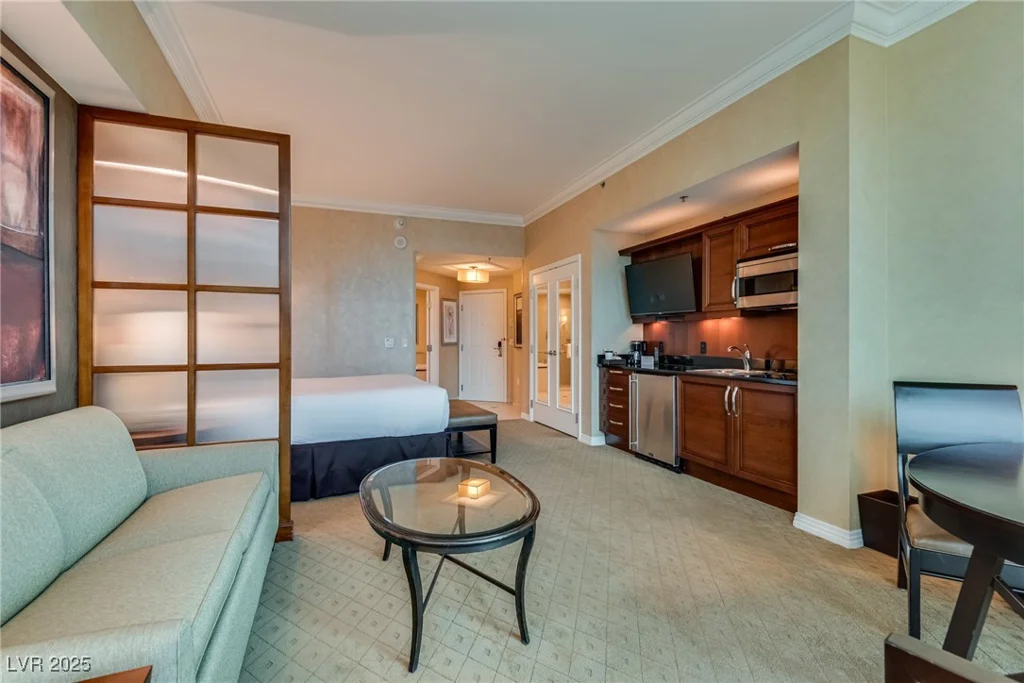 145 Harmon, Las Vegas, NV 89109