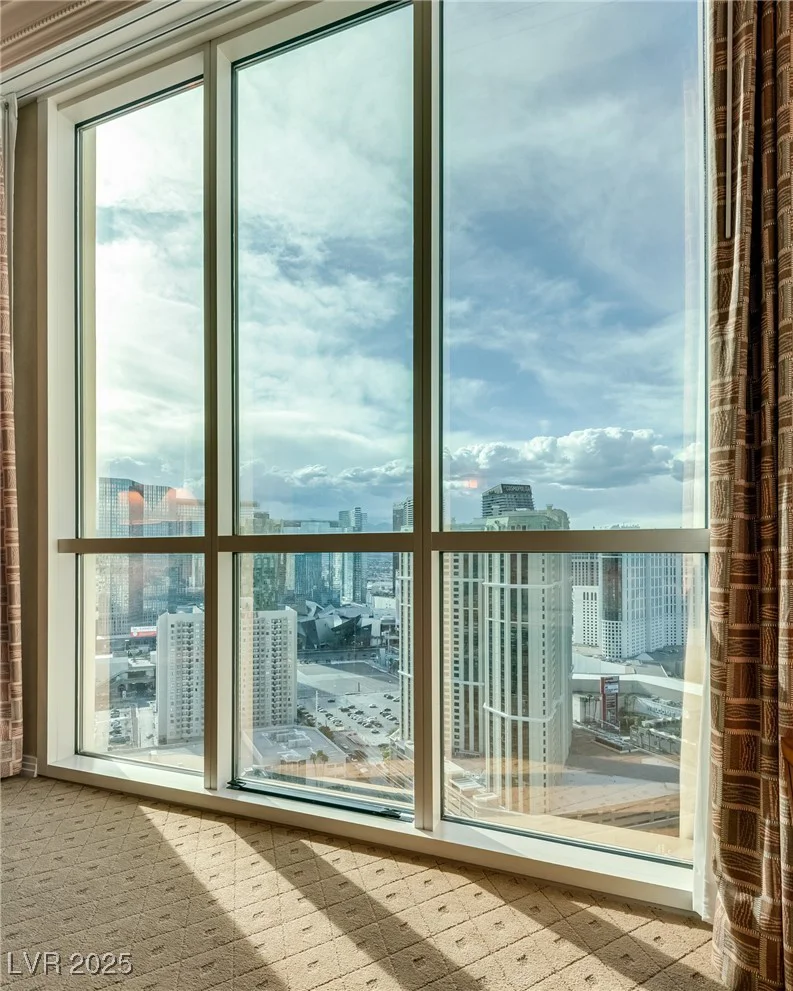 145 Harmon, Las Vegas, NV 89109