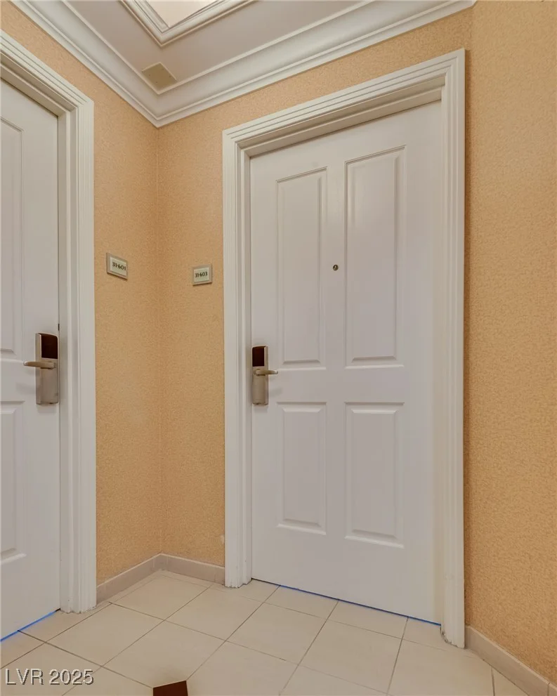 145 Harmon, Las Vegas, NV 89109