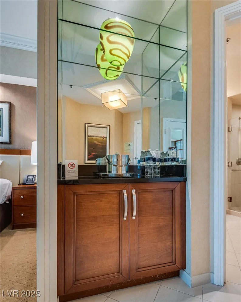 145 Harmon, Las Vegas, NV 89109