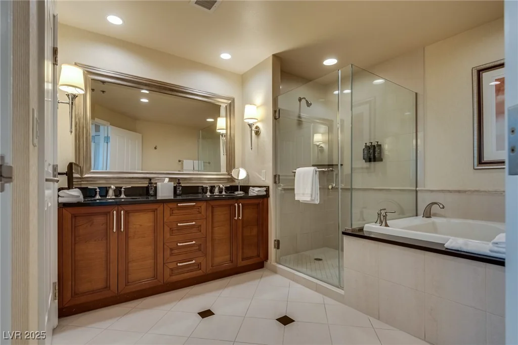 145 Harmon, Las Vegas, NV 89109