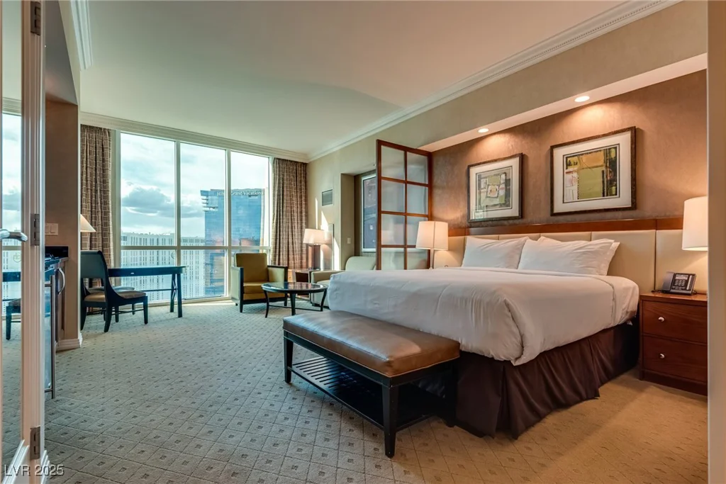 145 Harmon, Las Vegas, NV 89109