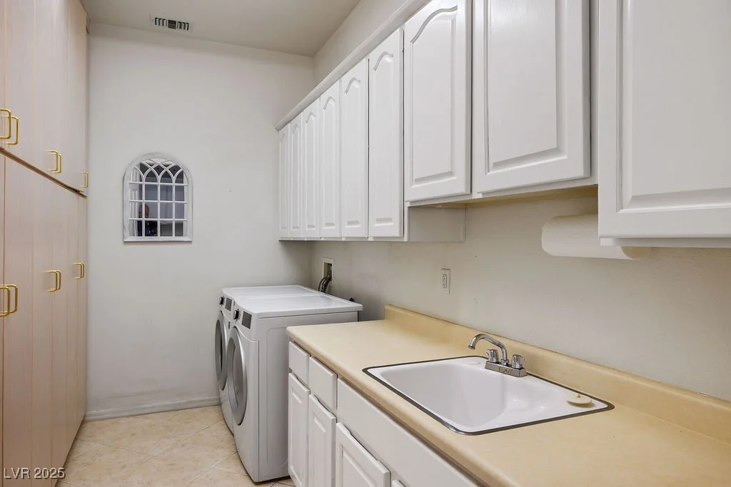 11037 Clarion, Las Vegas, NV 89134
