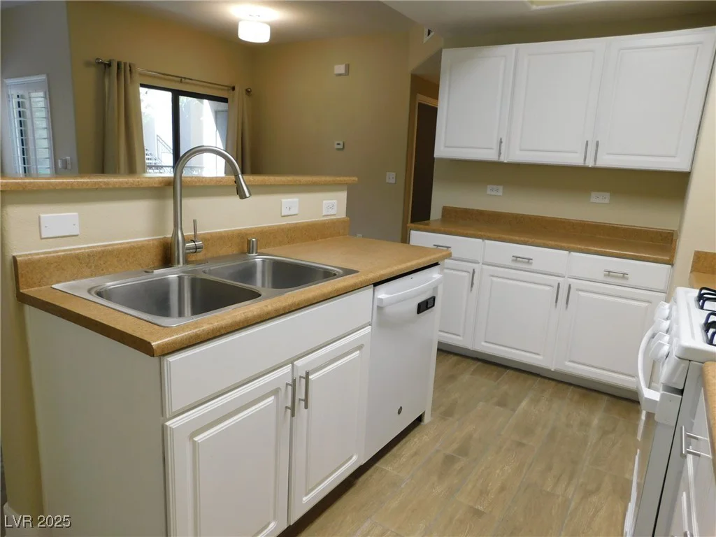8250 Grand Canyon, Las Vegas, NV 89166