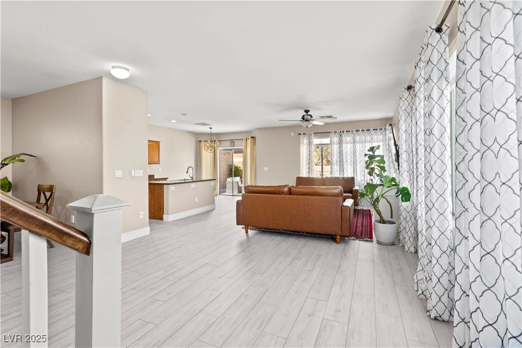 10624 Tuckermans, Las Vegas, NV 89129