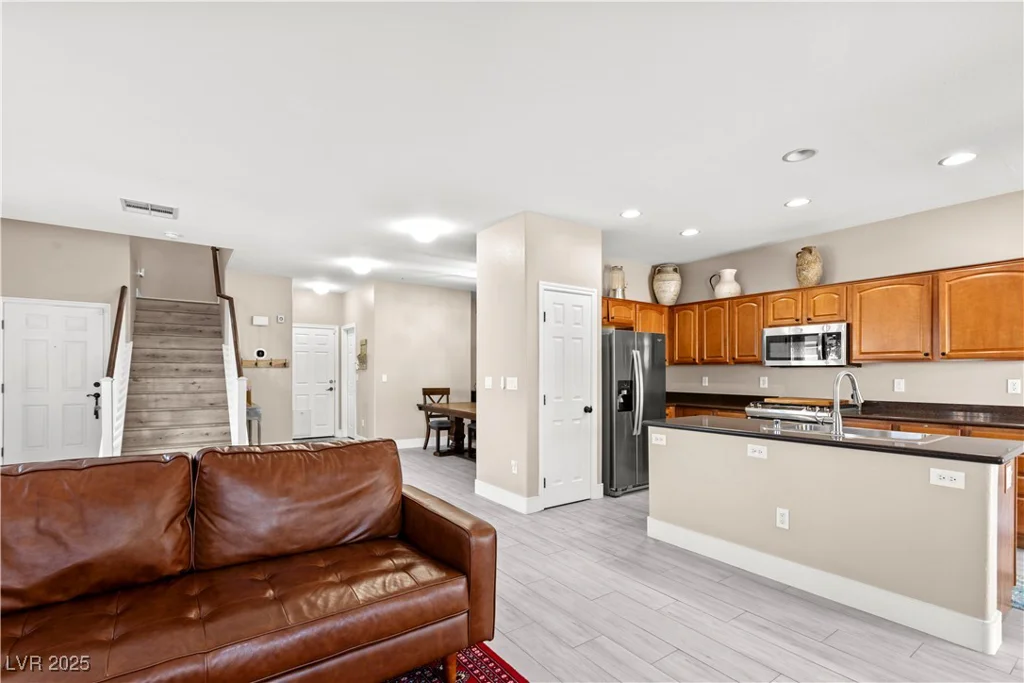 10624 Tuckermans, Las Vegas, NV 89129