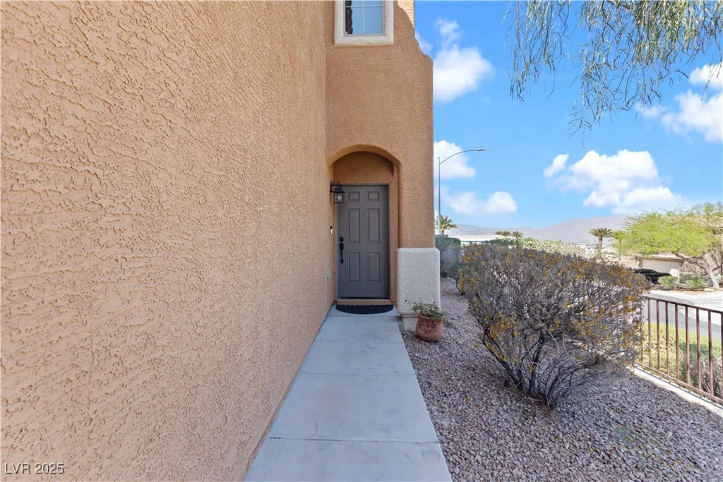 10624 Tuckermans, Las Vegas, NV 89129