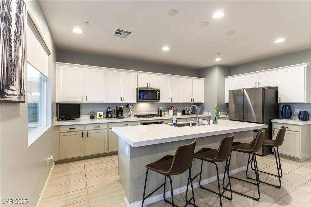 10372 Thurso, Las Vegas, NV 89166