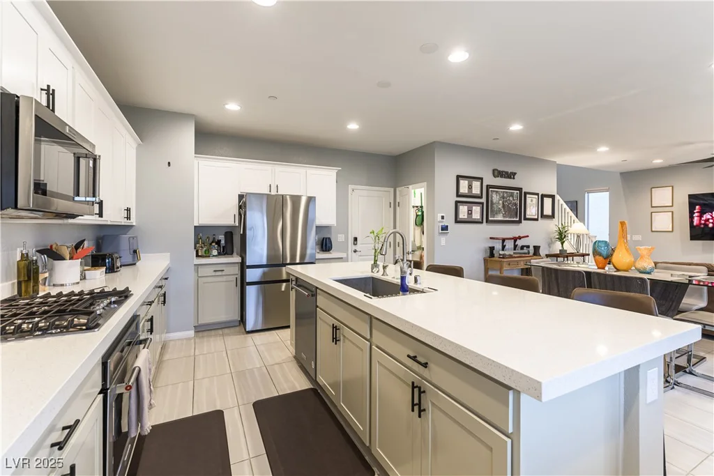 10372 Thurso, Las Vegas, NV 89166