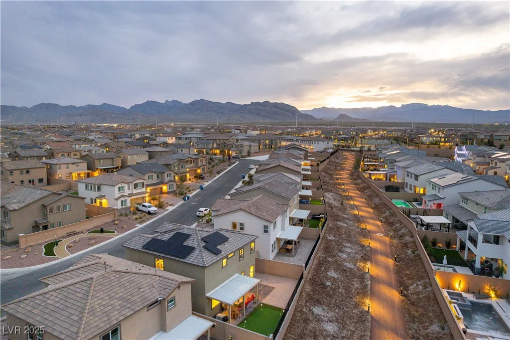 10372 Thurso, Las Vegas, NV 89166