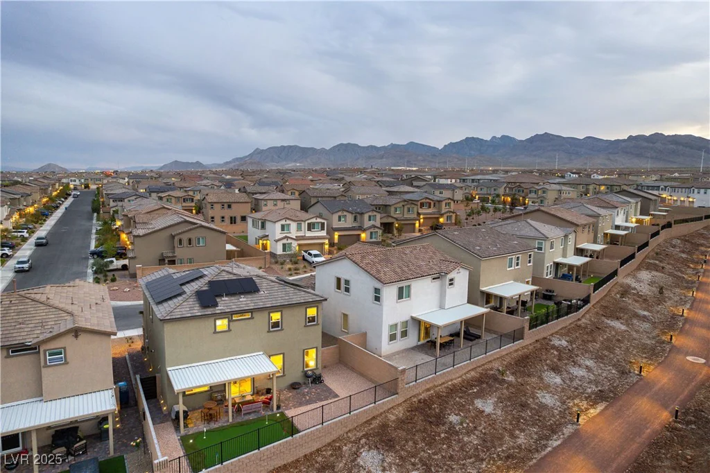 10372 Thurso, Las Vegas, NV 89166