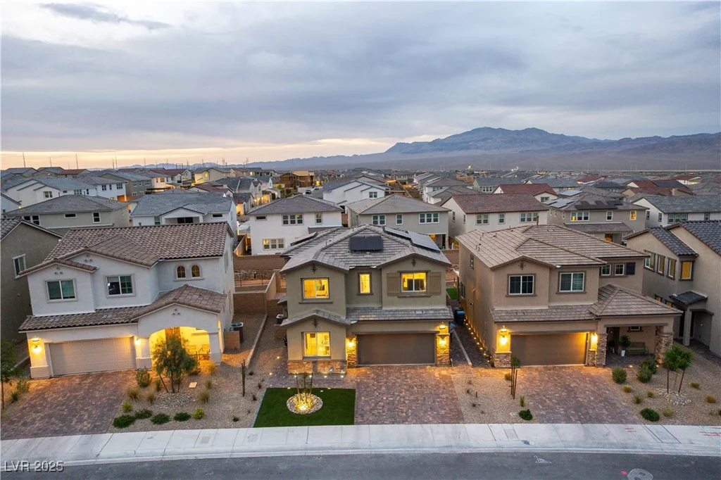 10372 Thurso, Las Vegas, NV 89166