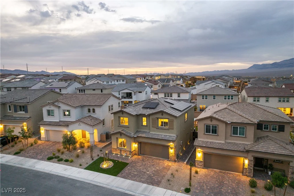10372 Thurso, Las Vegas, NV 89166