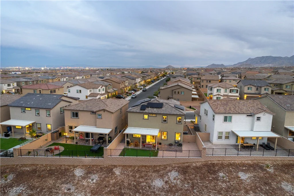 10372 Thurso, Las Vegas, NV 89166