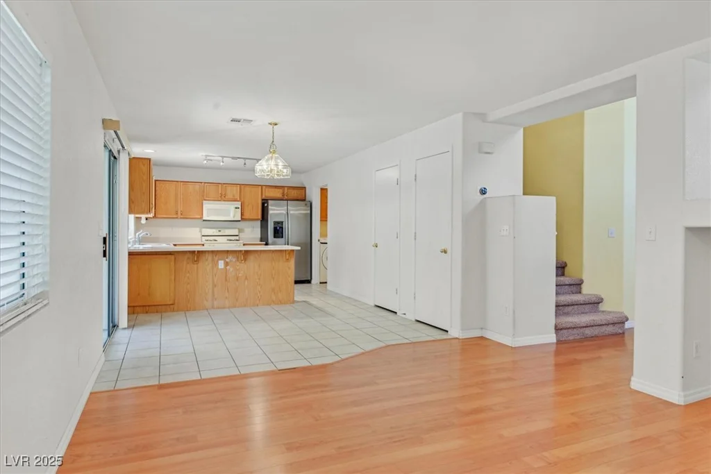 681 Peach Coral, Las Vegas, NV 89183