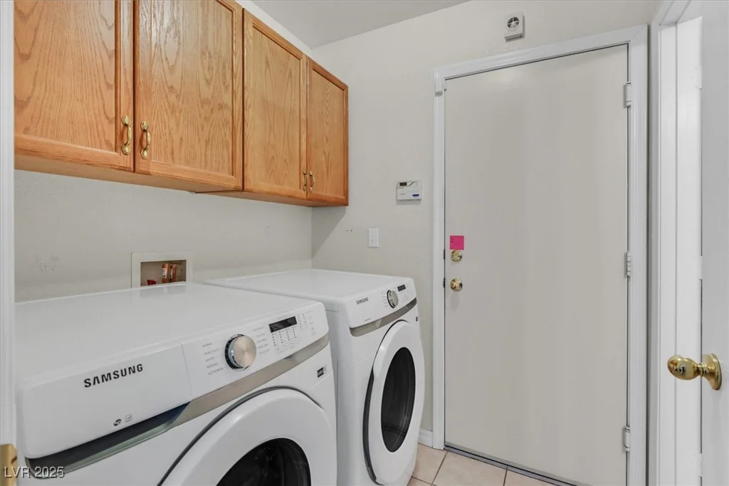 681 Peach Coral, Las Vegas, NV 89183