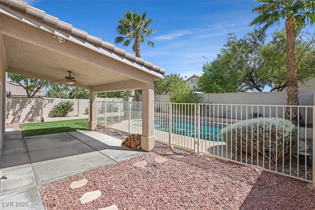 681 Peach Coral, Las Vegas, NV 89183