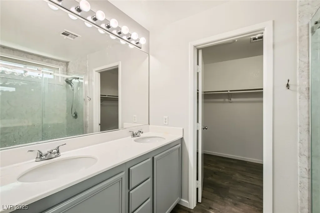 7829 Lovely Pine, Las Vegas, NV 89143