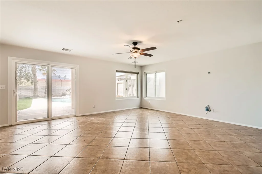 7829 Lovely Pine, Las Vegas, NV 89143
