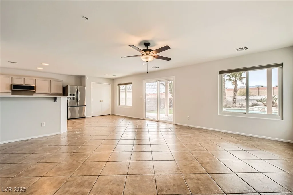 7829 Lovely Pine, Las Vegas, NV 89143