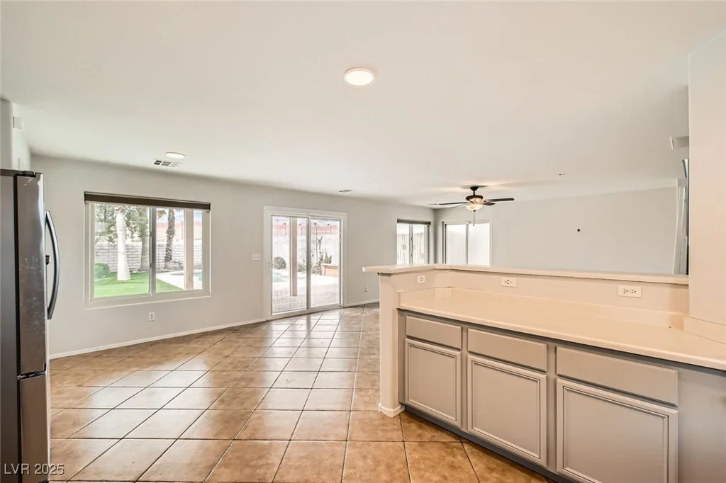 7829 Lovely Pine, Las Vegas, NV 89143