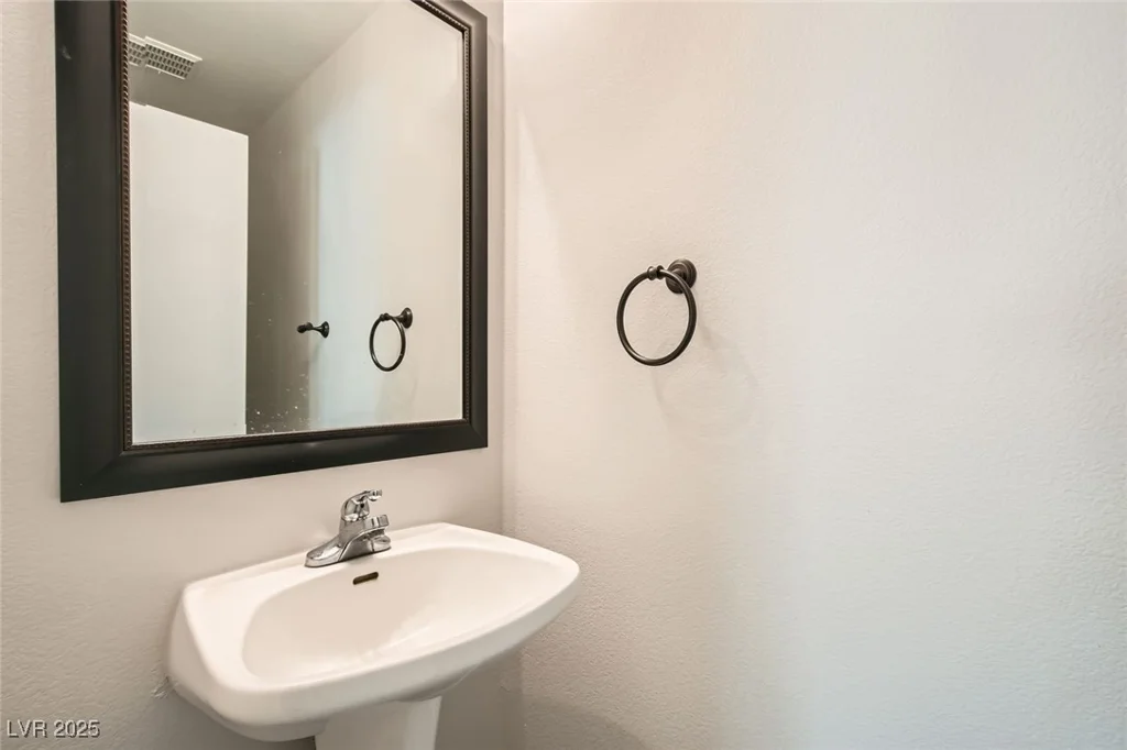 7829 Lovely Pine, Las Vegas, NV 89143