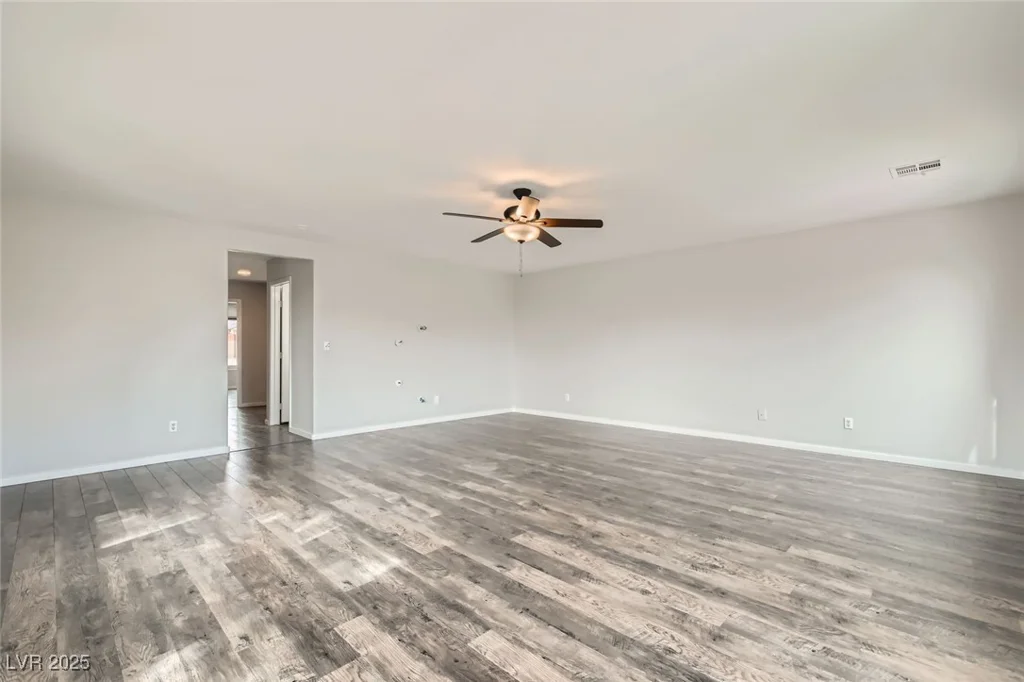 7829 Lovely Pine, Las Vegas, NV 89143
