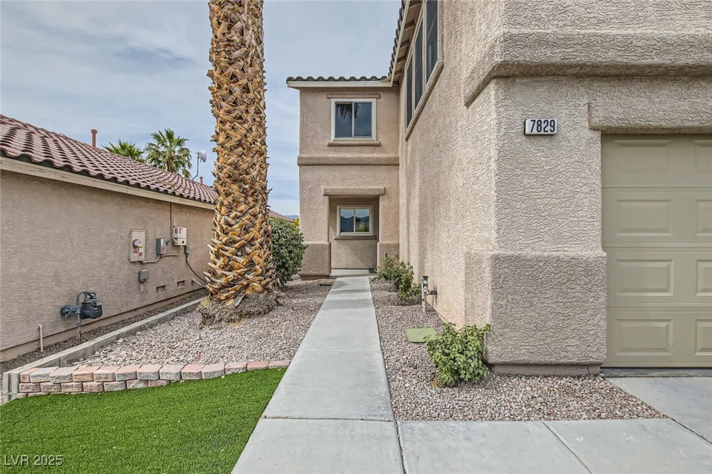 7829 Lovely Pine, Las Vegas, NV 89143