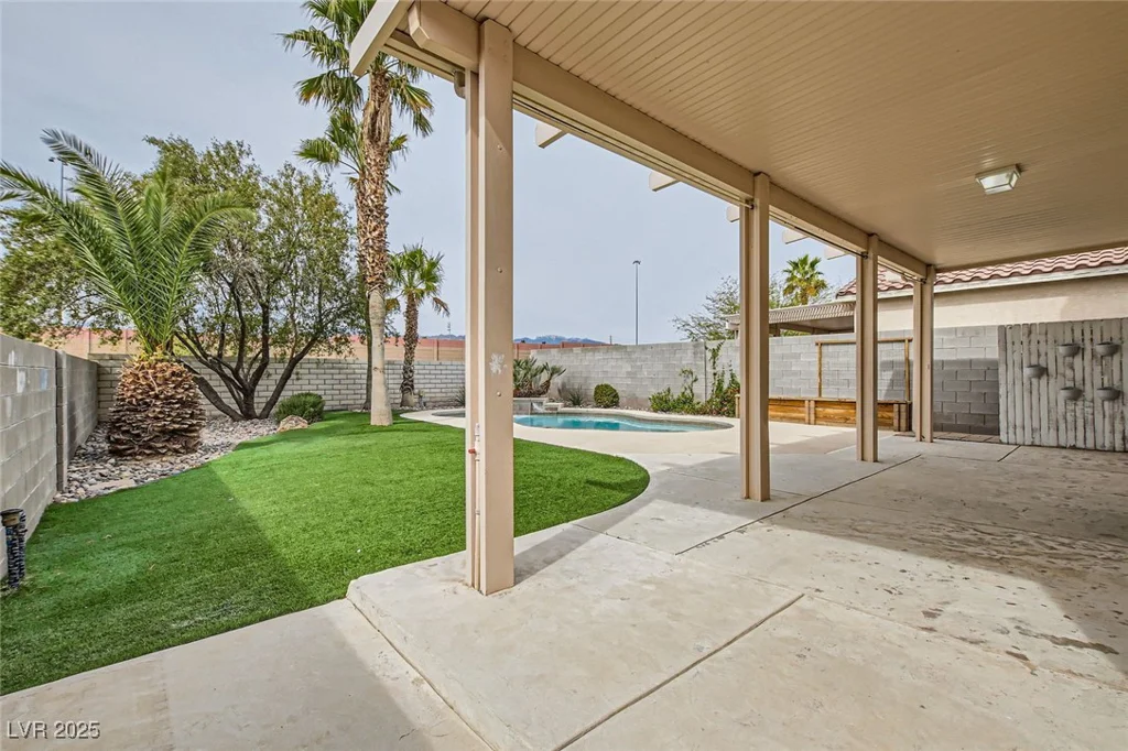 7829 Lovely Pine, Las Vegas, NV 89143