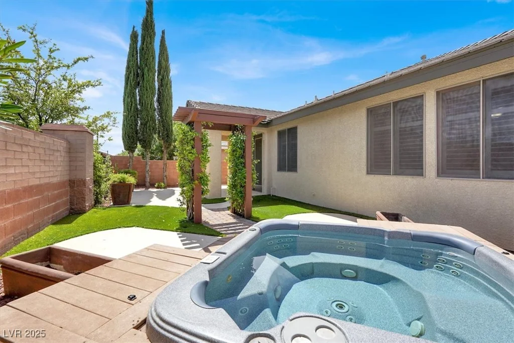 7806 Sundial Peak, Las Vegas, NV 89166