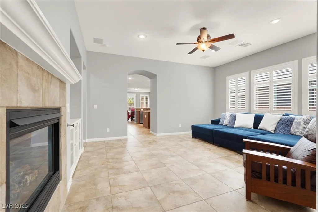 7806 Sundial Peak, Las Vegas, NV 89166