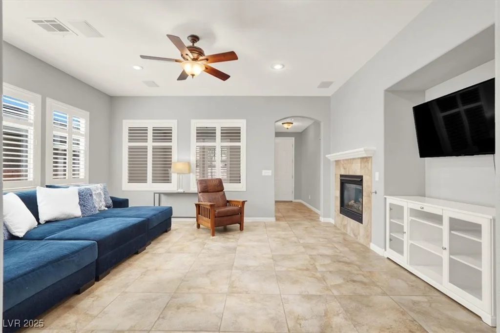 7806 Sundial Peak, Las Vegas, NV 89166
