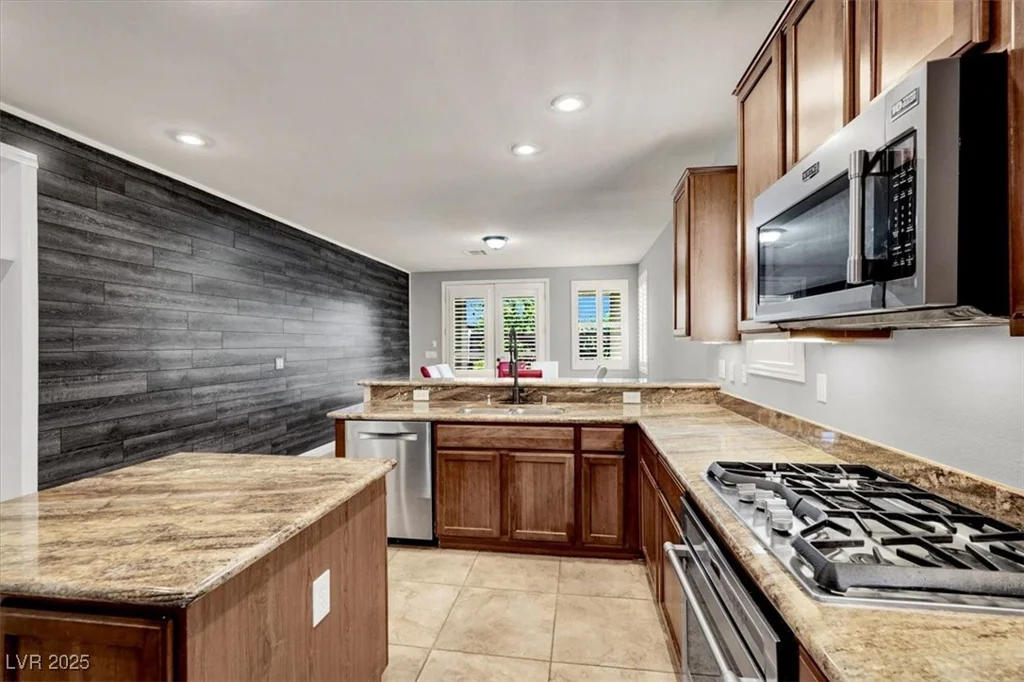 7806 Sundial Peak, Las Vegas, NV 89166