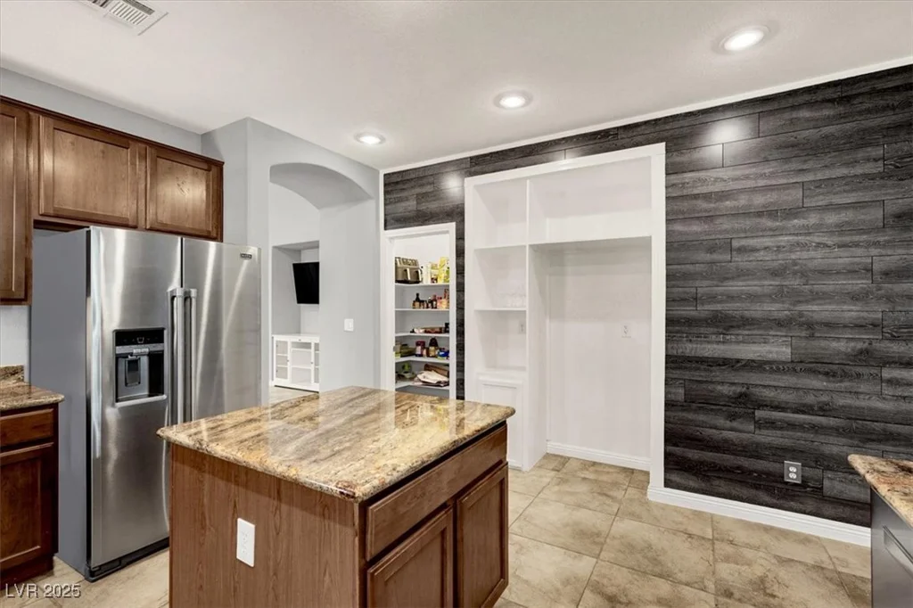 7806 Sundial Peak, Las Vegas, NV 89166