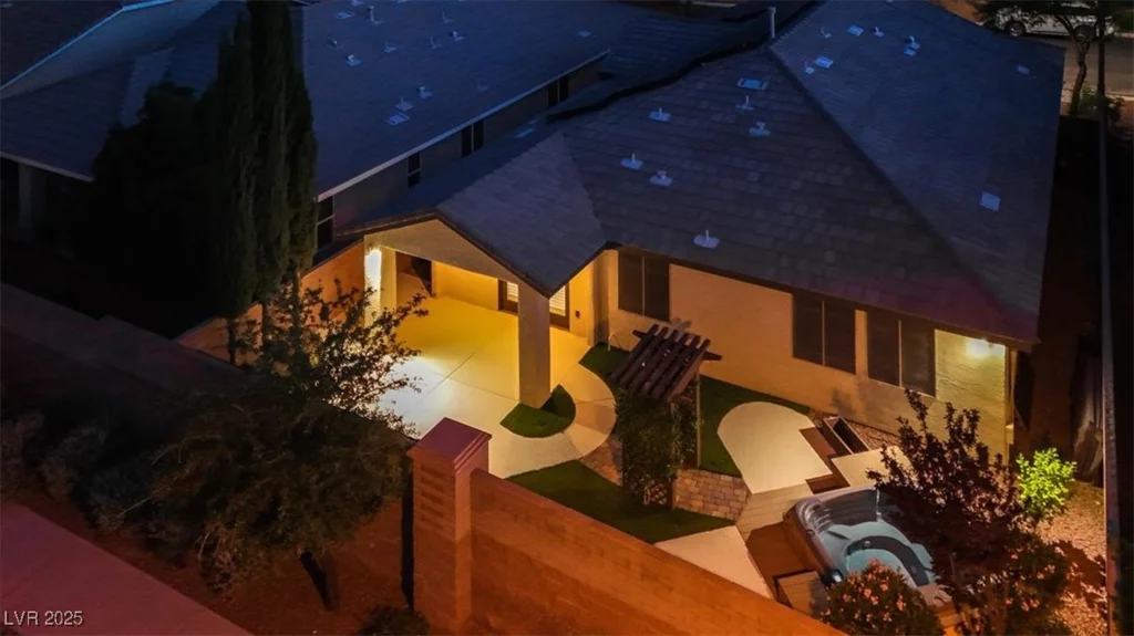 7806 Sundial Peak, Las Vegas, NV 89166