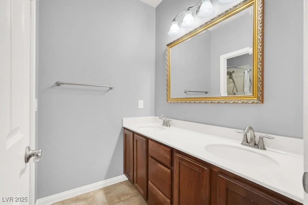 7806 Sundial Peak, Las Vegas, NV 89166