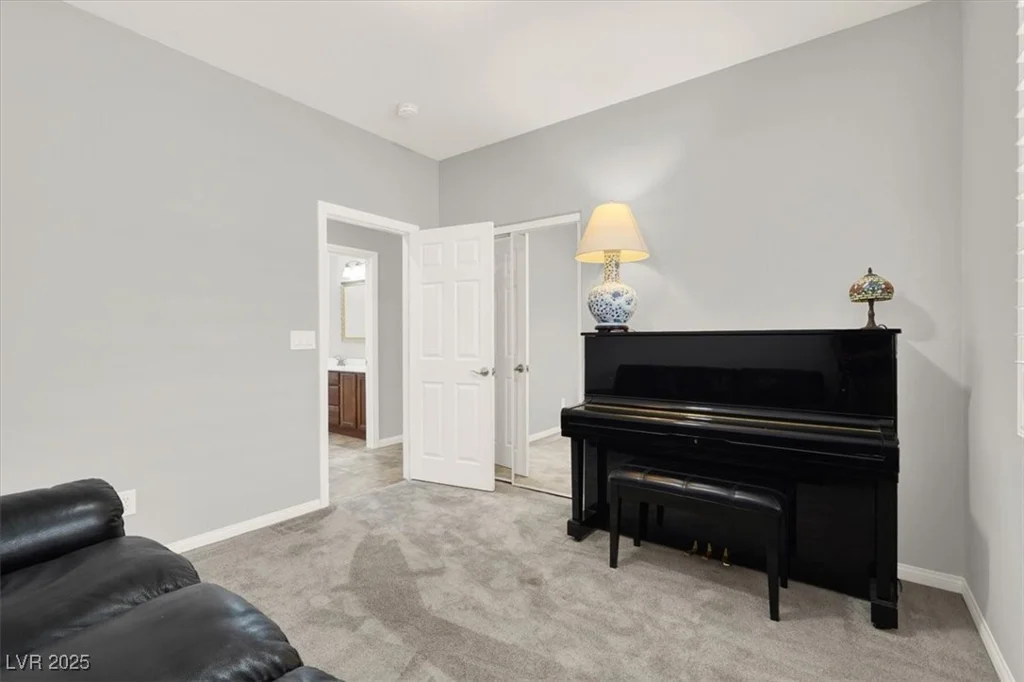7806 Sundial Peak, Las Vegas, NV 89166