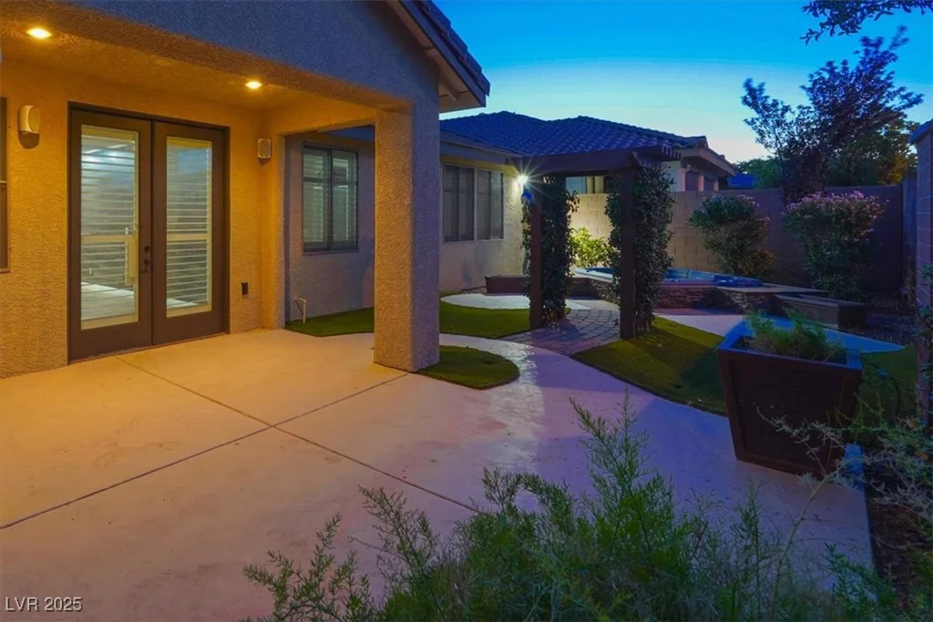 7806 Sundial Peak, Las Vegas, NV 89166