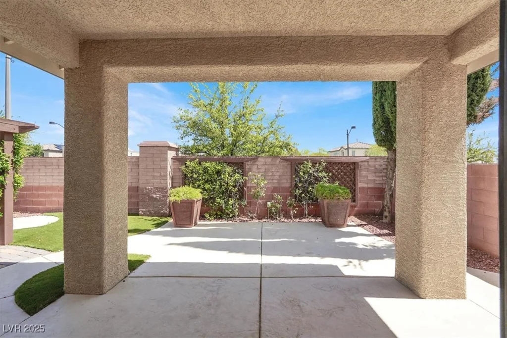 7806 Sundial Peak, Las Vegas, NV 89166