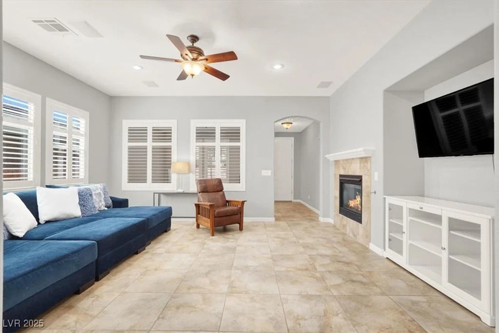 7806 Sundial Peak, Las Vegas, NV 89166