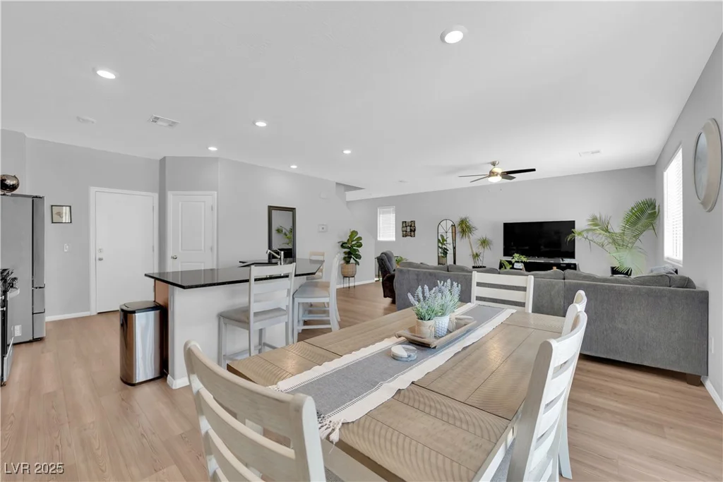 6963 Stone Cactus, North Las Vegas, NV 89086