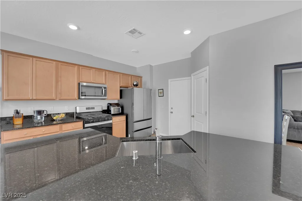 6963 Stone Cactus, North Las Vegas, NV 89086