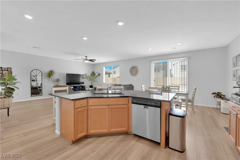 6963 Stone Cactus, North Las Vegas, NV 89086