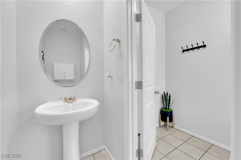 6963 Stone Cactus, North Las Vegas, NV 89086